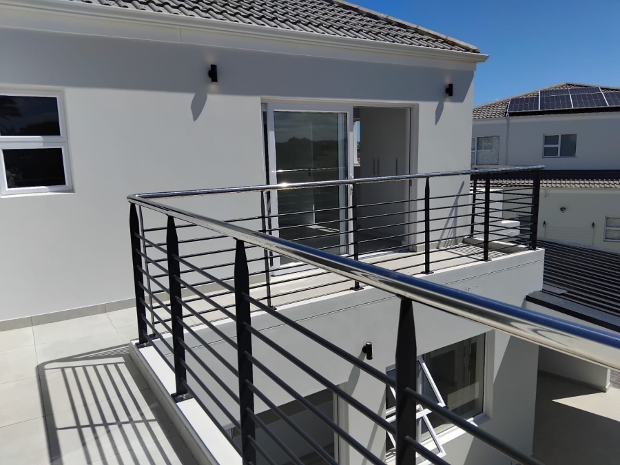 3 Bedroom Property for Sale in Country Club Western Cape